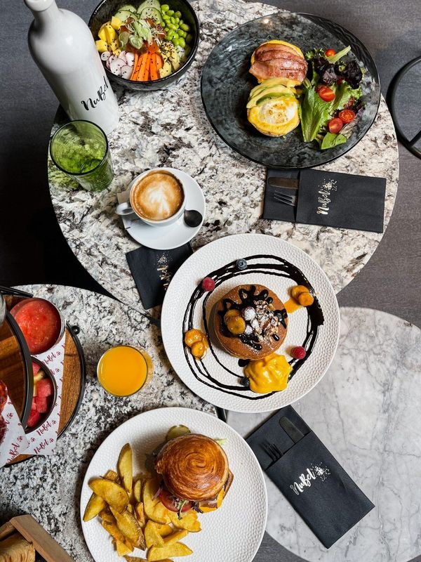 El brunch de NUBEL servido en mesa